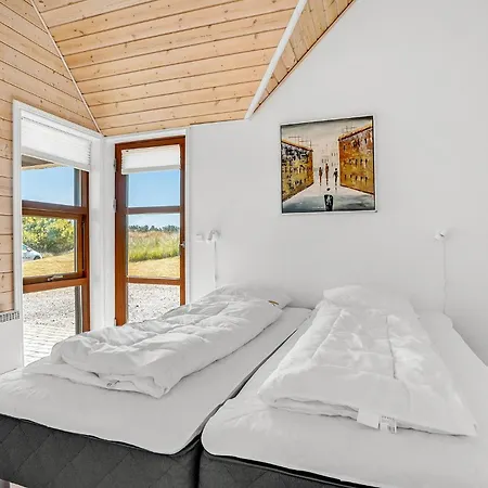 Three-bedroom In Блаванн