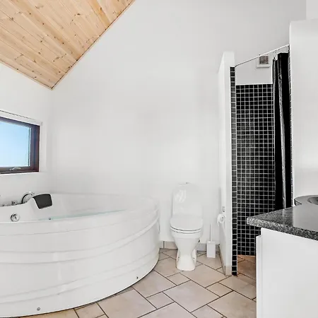 Holiday home 3 Bedroom Beautiful In Blavand